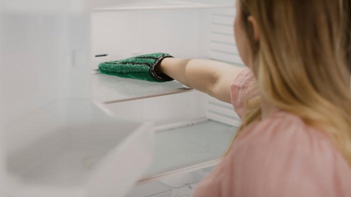 How to clean your fridge