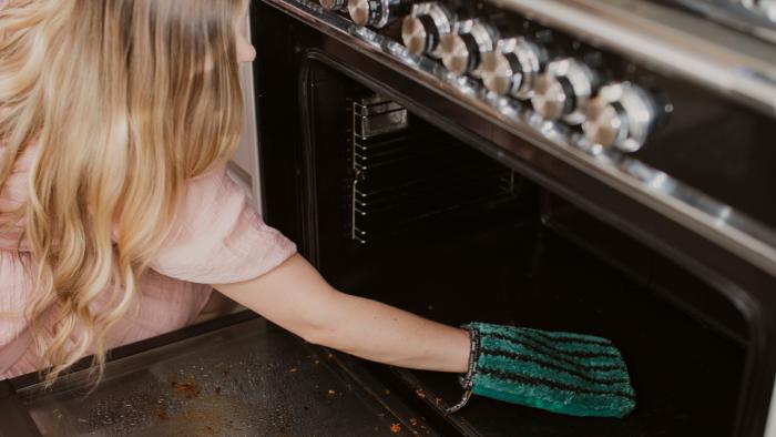 How to clean your oven