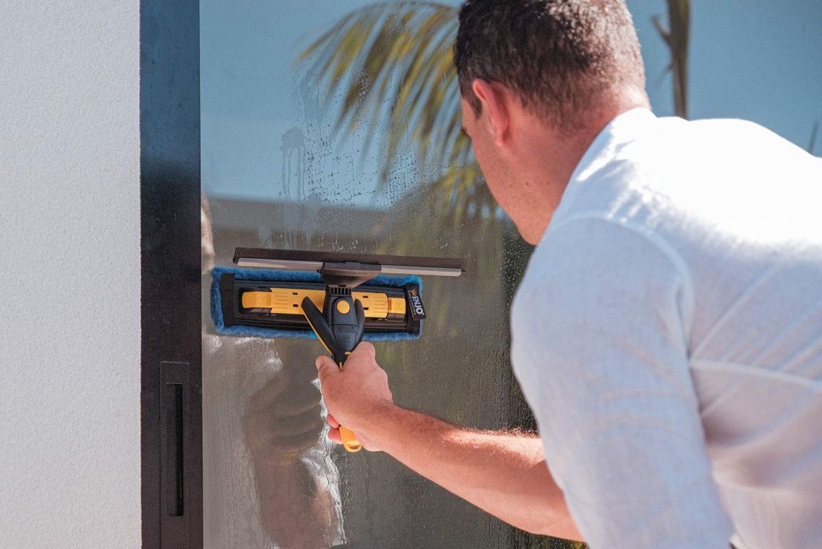 Chemical free window cleaning products ENJO